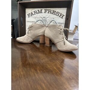 Toms Women Size 8.5 Lace Up Beige Suede Ankle Booties Block Heel